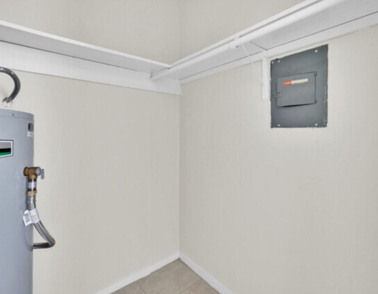 Sterling Oak Apartments - Photo 6 of 6