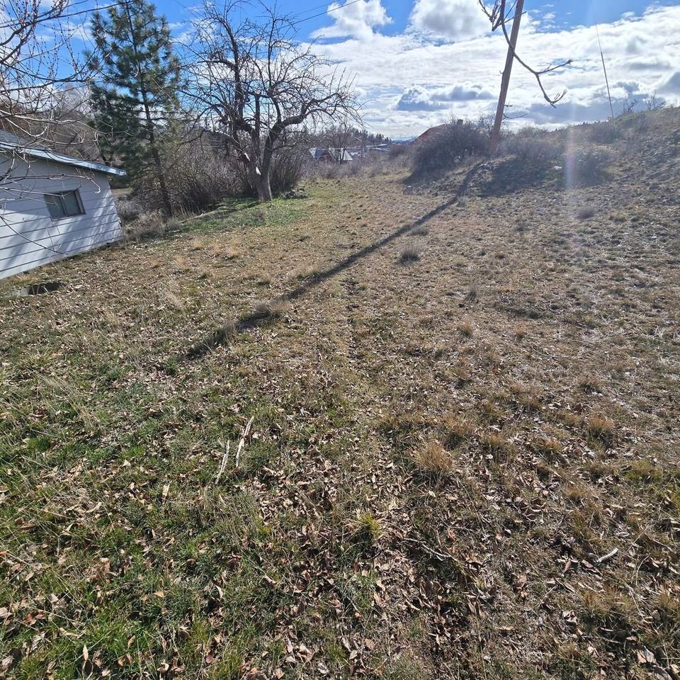1000 California Ave - Photo 2 of 8