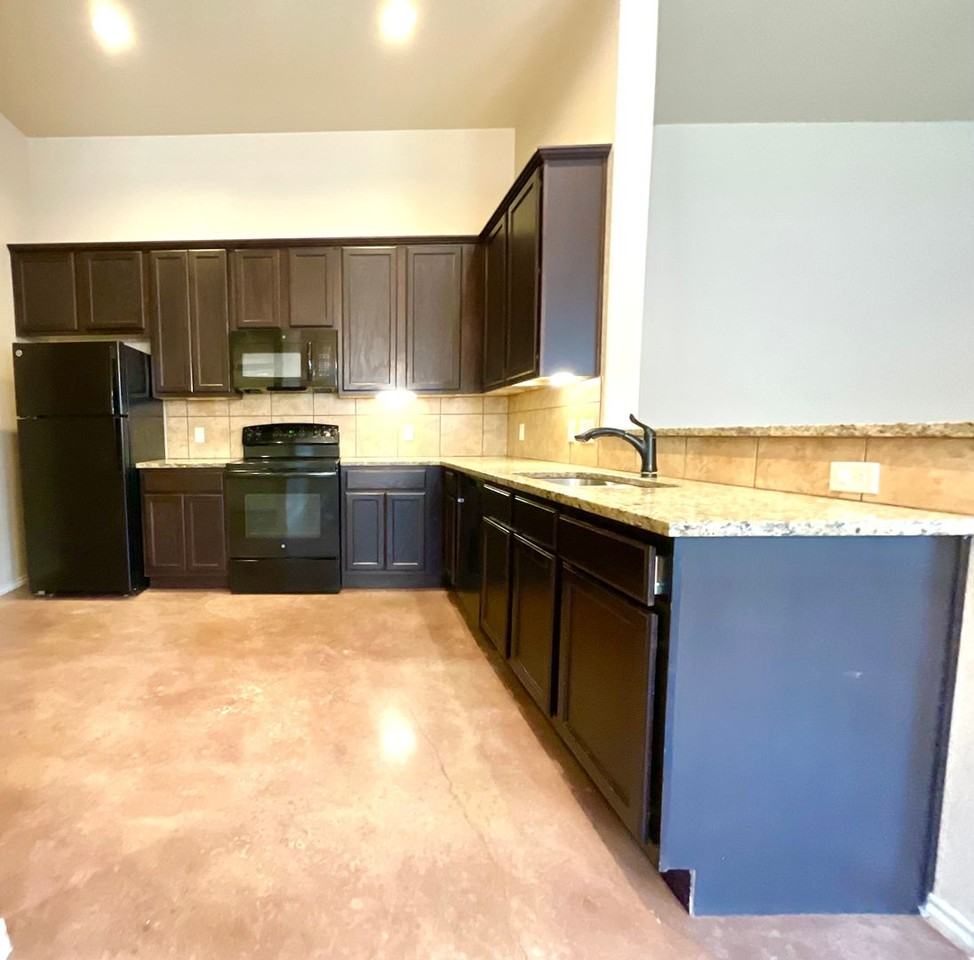 2575 Pahmeyer Rd - Photo 6 of 32