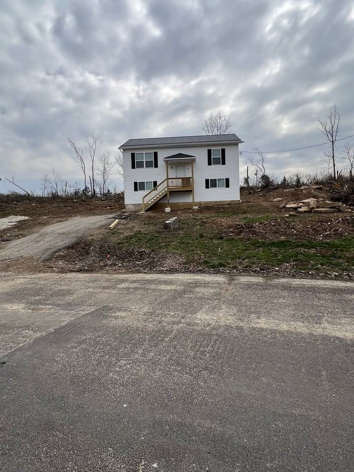 206 Baker St - Photo 2 of 19