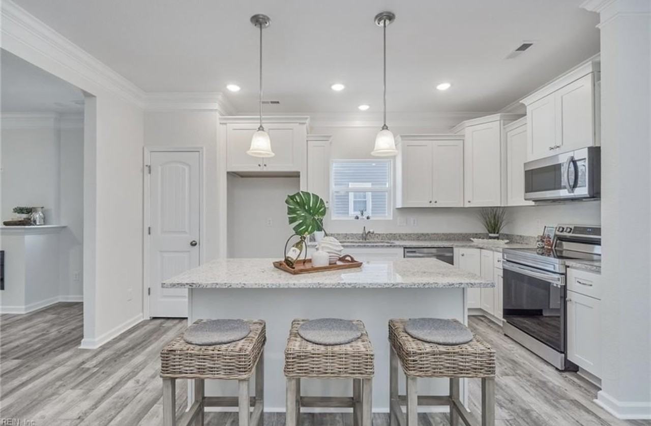 1540 Beekman St #1 - Photo 4 of 26