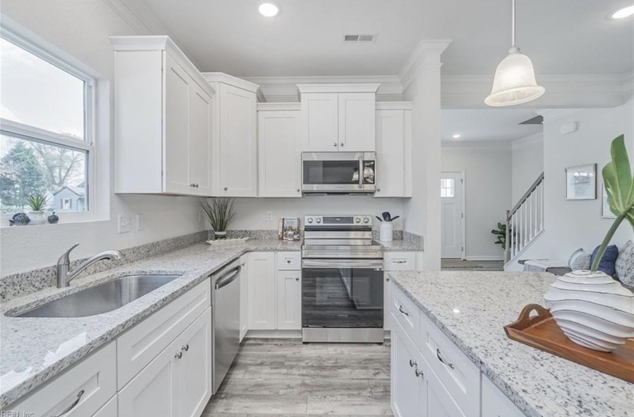 1540 Beekman St #1 - Photo 5 of 26