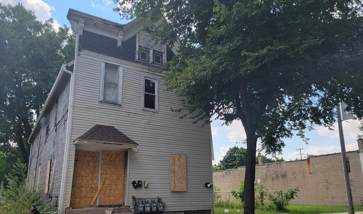 2475 W Fond Du Lac Ave #2477B - Photo 2 of 2