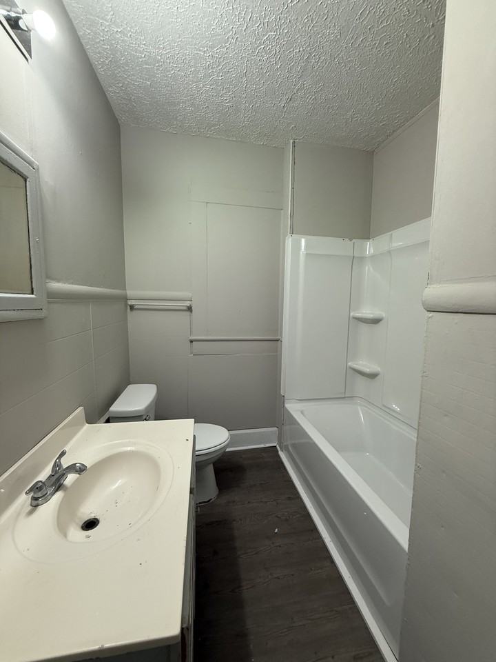 3116 Steiner Ave Sw #1 - Photo 2 of 7