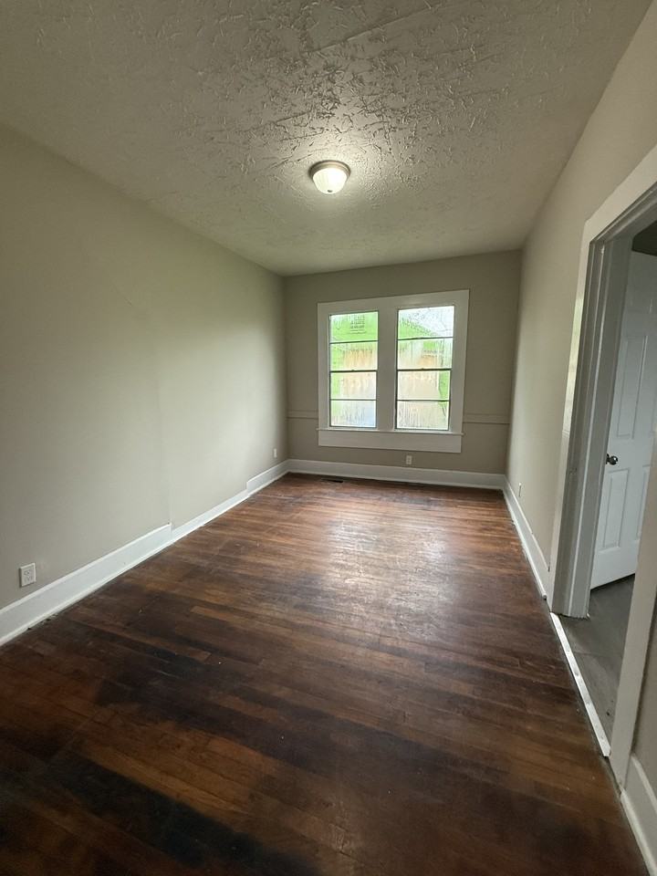 3116 Steiner Ave Sw #1 - Photo 5 of 7