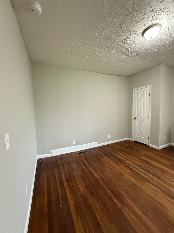 3116 Steiner Ave Sw #1 - Photo 6 of 7