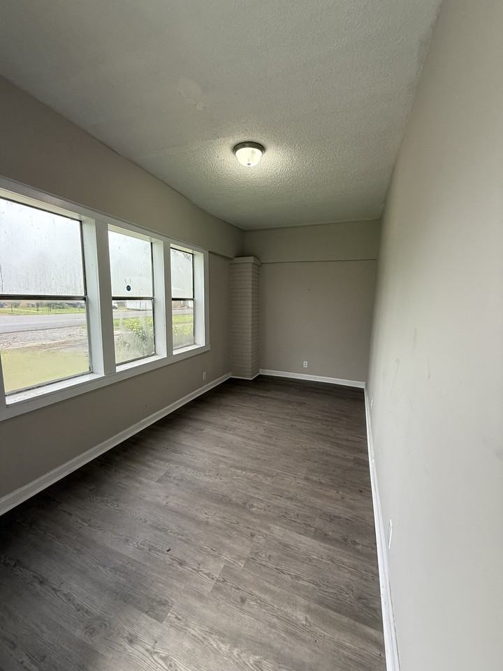 3116 Steiner Ave Sw #1 - Photo 7 of 7