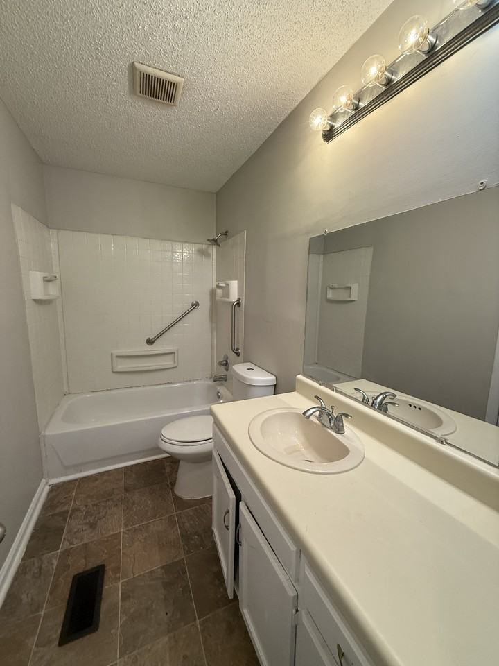 5616 Cruce Rd #1 - Photo 5 of 9