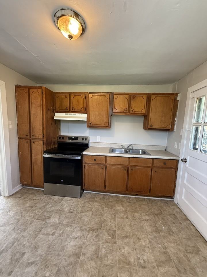 1808 Jefferson Ave Sw #1 - Photo 3 of 6