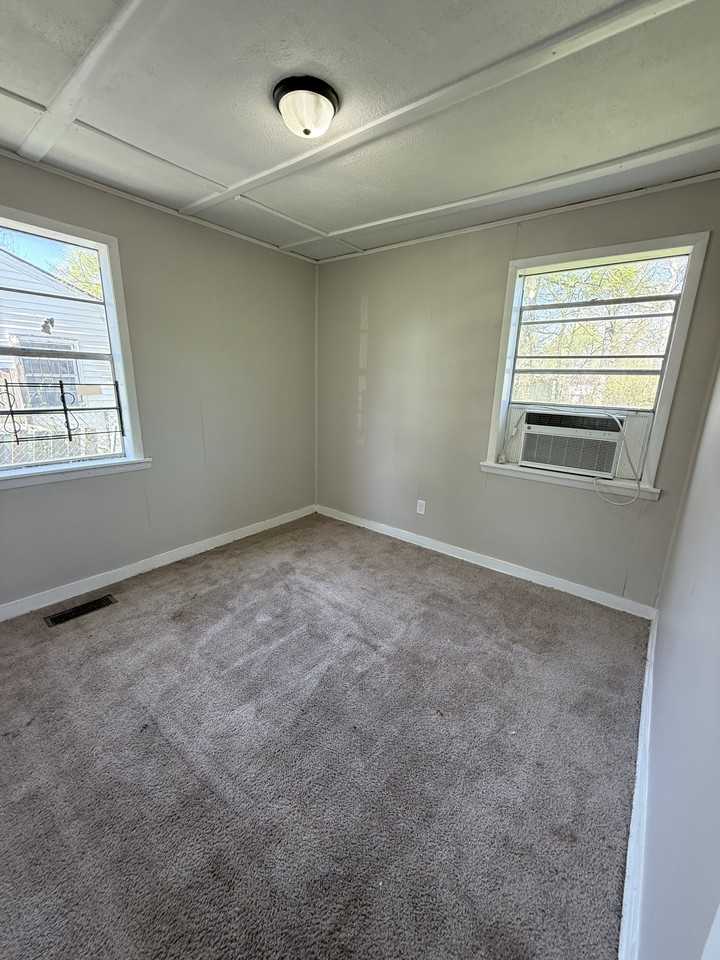 1808 Jefferson Ave Sw #1 - Photo 4 of 6