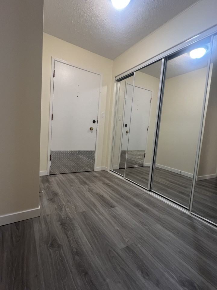 2209 Atkins Avenue ##5 - Photo 3 of 13