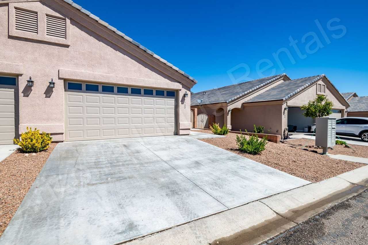 733 Pala Mesa Dr - Photo 4 of 32