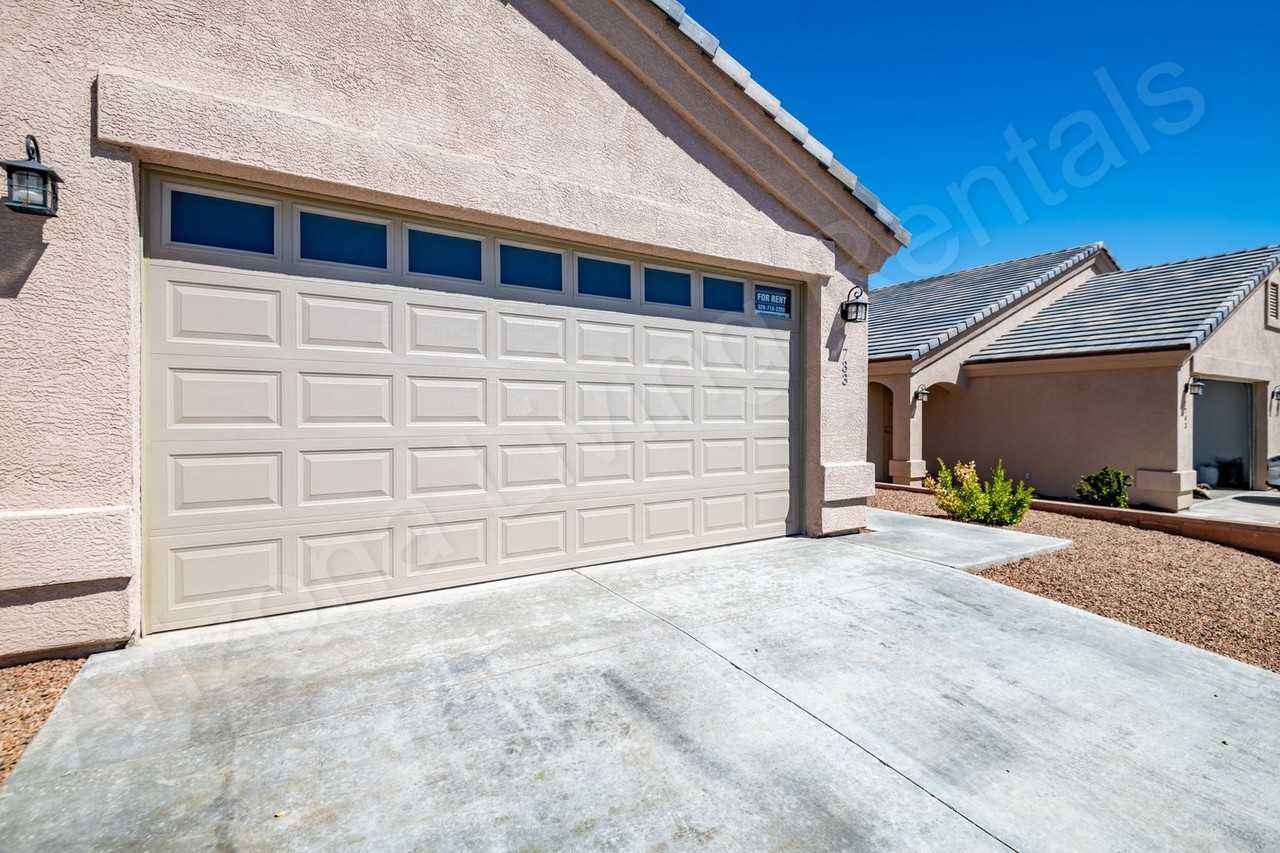 733 Pala Mesa Dr - Photo 5 of 32