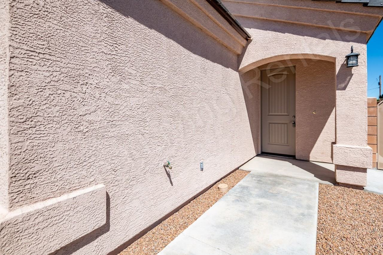 733 Pala Mesa Dr - Photo 6 of 32