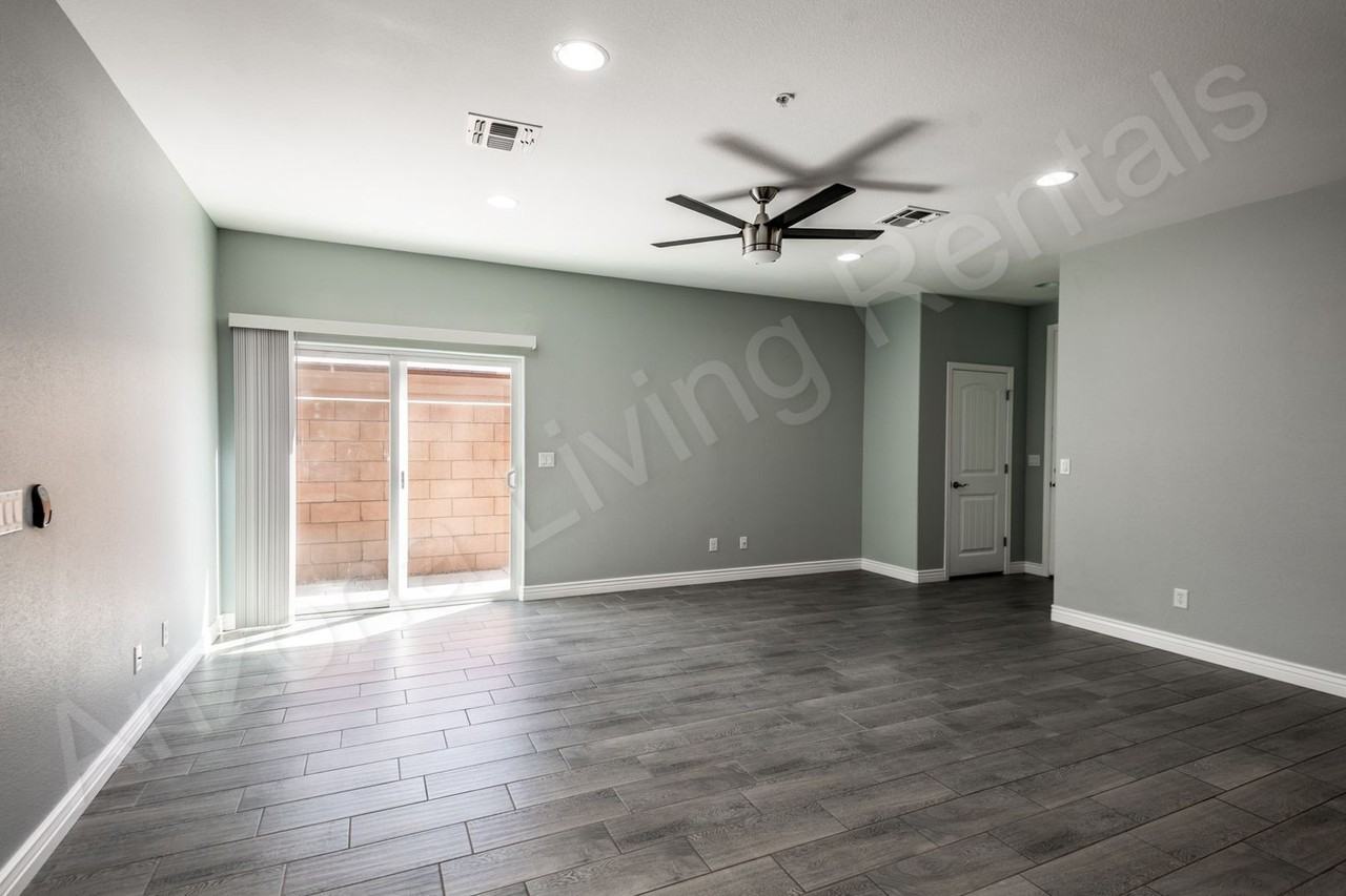733 Pala Mesa Dr - Photo 7 of 32