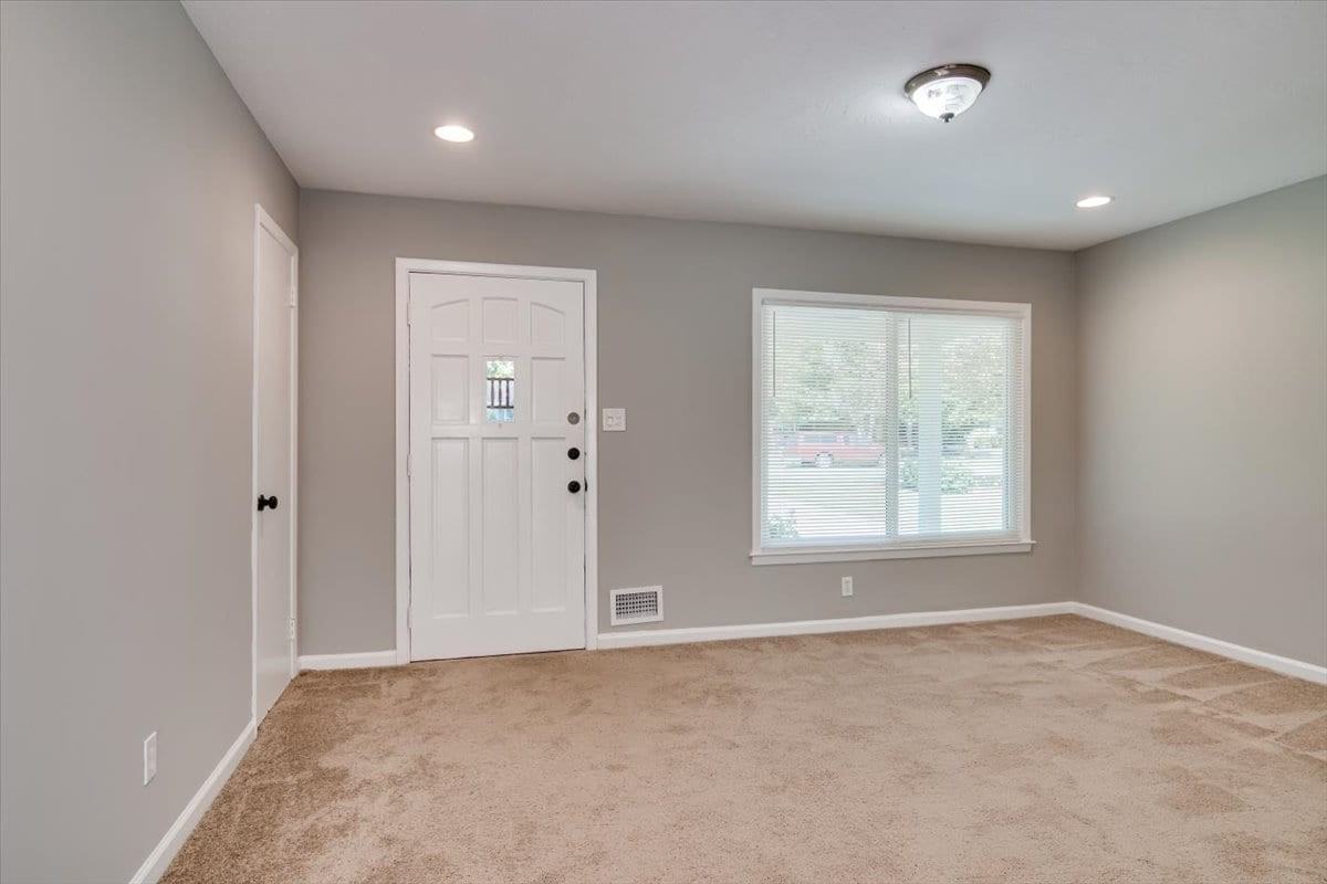 208 Merrymont Dr #1 - Photo 5 of 21