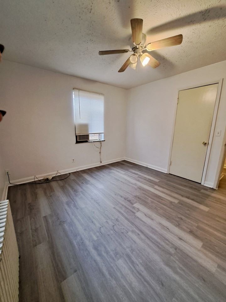 145 Glenridge Pl #D - Photo 7 of 10