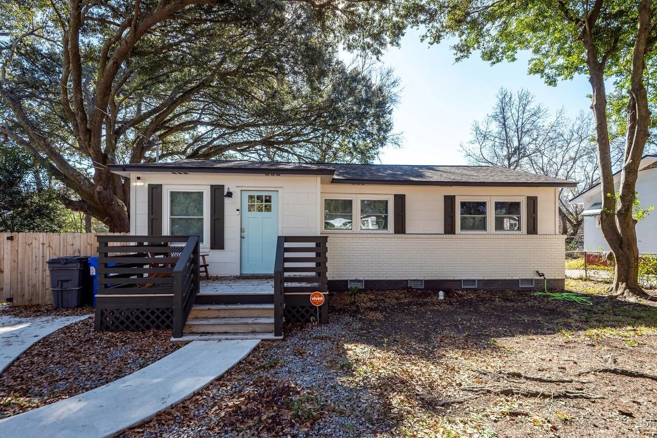 1511 Larry St #1 - Photo 4 of 40