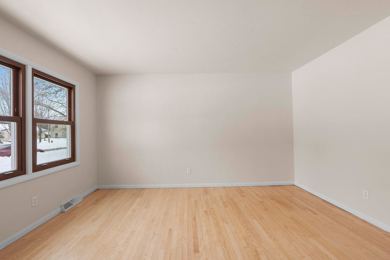 1045 Green Acres Ln #1 - Photo 4 of 20