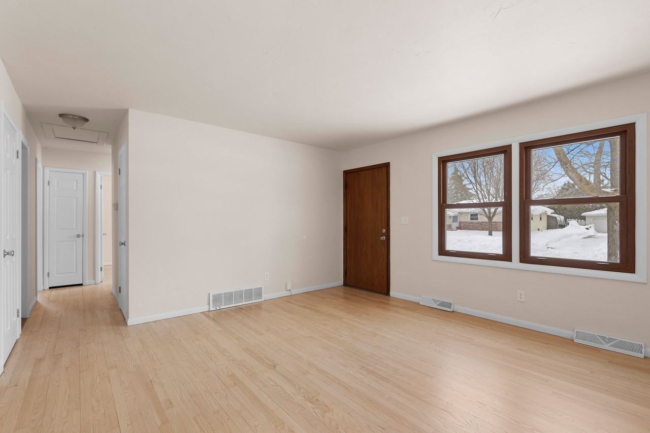 1045 Green Acres Ln #1 - Photo 5 of 20