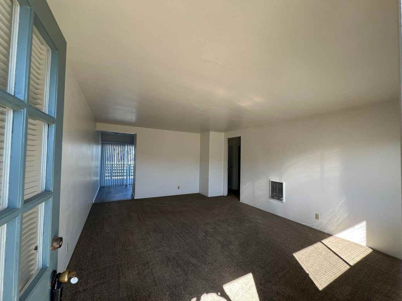 LSHOW485 - Photo 4 of 26