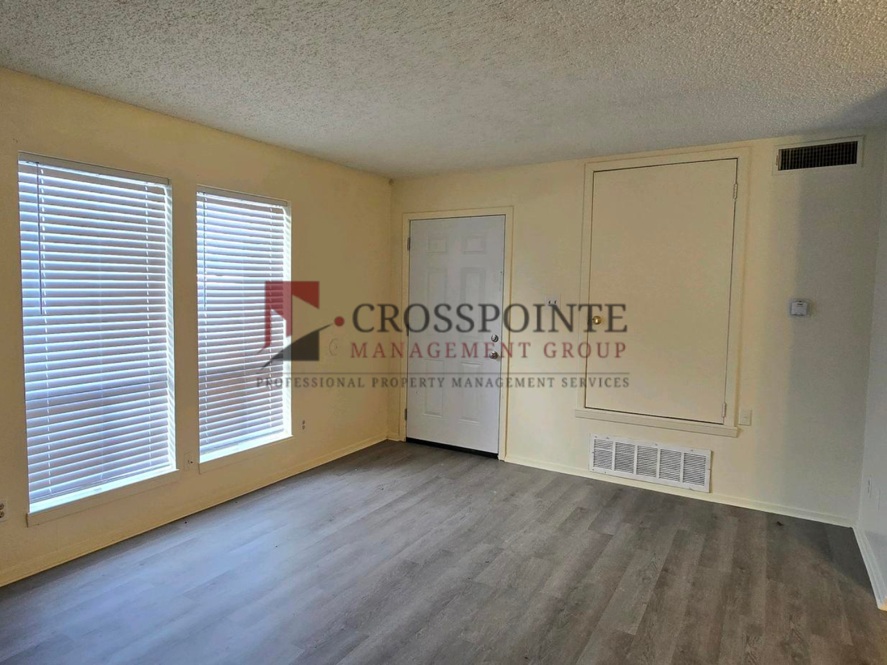 805 Texas St - Photo 4 of 26