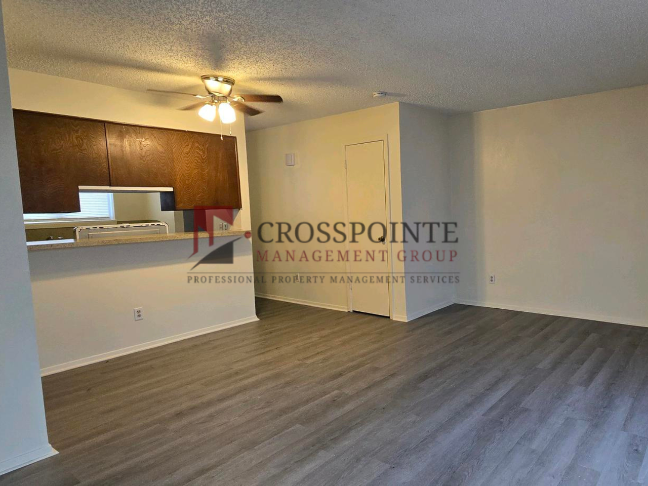 805 Texas St - Photo 6 of 26