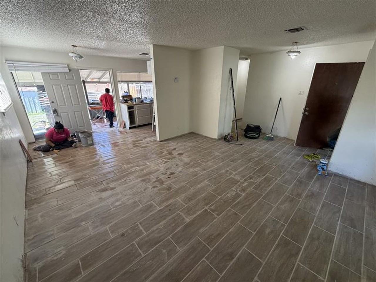 1207 Churing Dr - Photo 2 of 13
