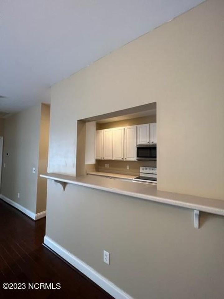 1546 Honey Bee Ln - Photo 3 of 17