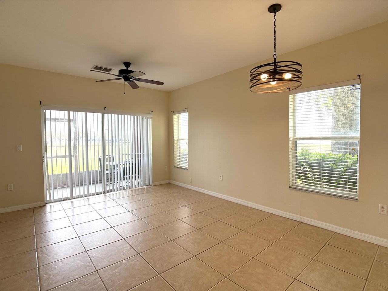 896 Chelsea Dr - Photo 2 of 26