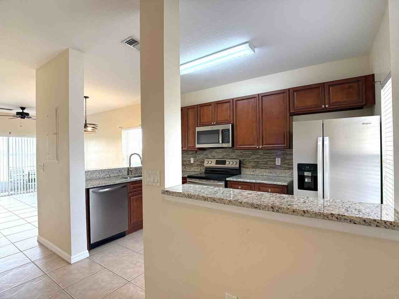 896 Chelsea Dr - Photo 3 of 26