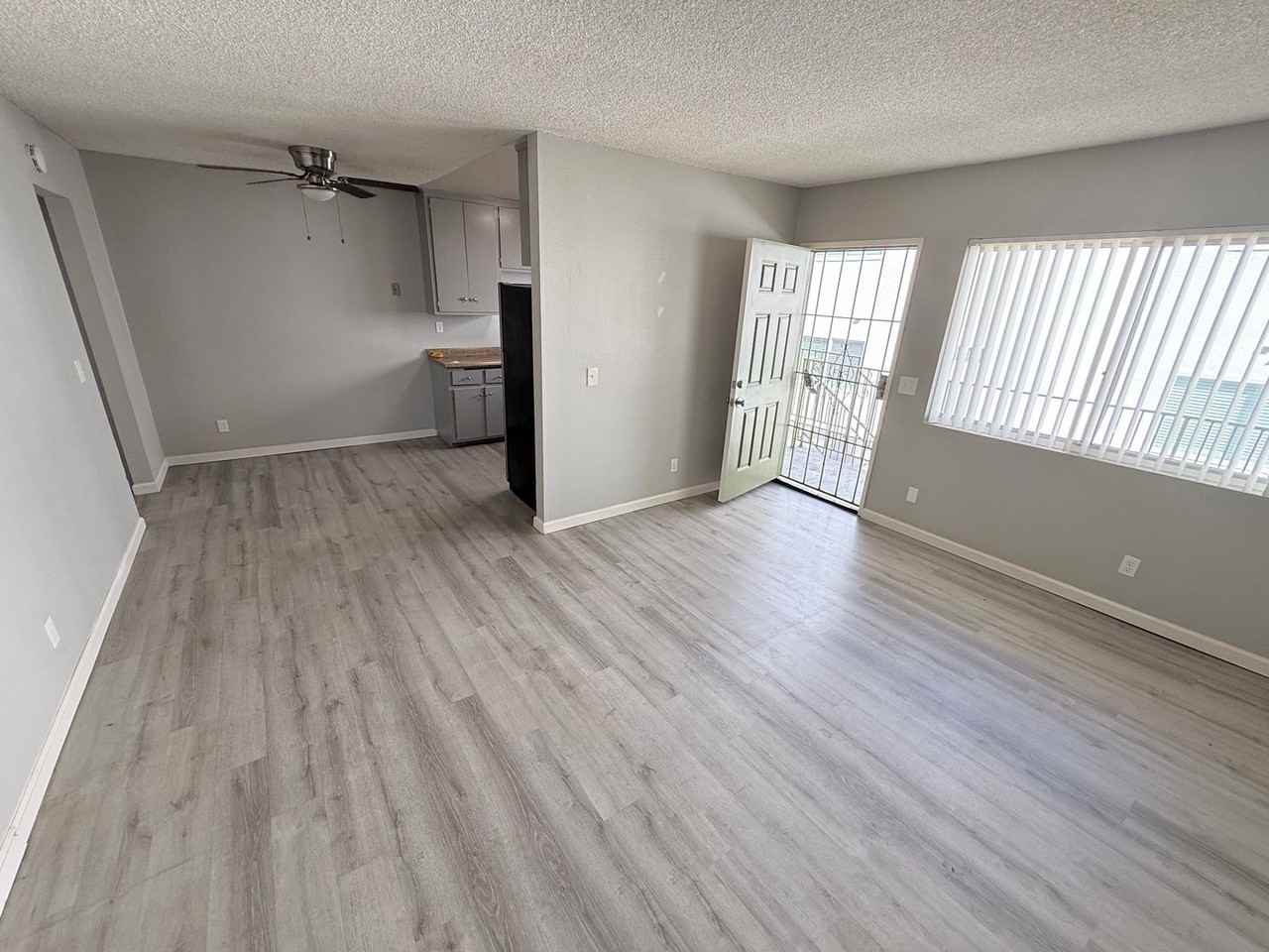 860 13th St - Photo 2 of 11