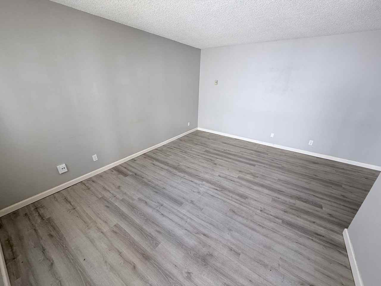 860 13th St - Photo 3 of 11