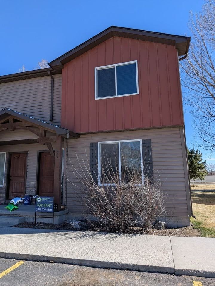 683 Countryside Ave - Photo 2 of 27