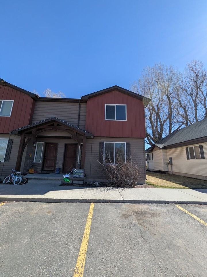 683 Countryside Ave - Photo 3 of 27