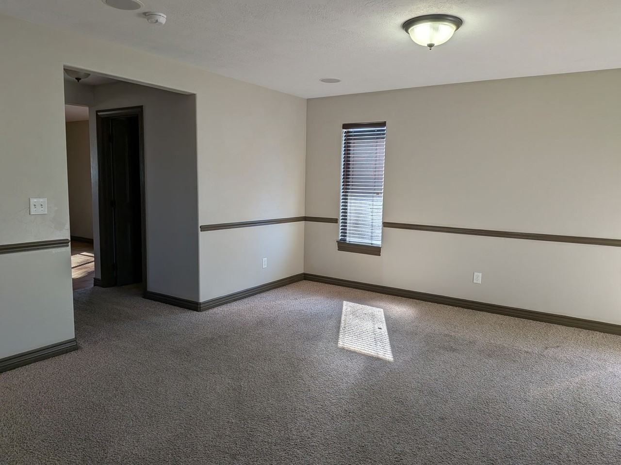 683 Countryside Ave - Photo 4 of 27