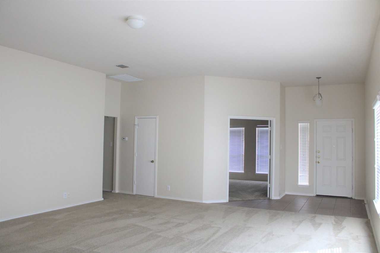 118 Carmel Dr - Photo 6 of 27