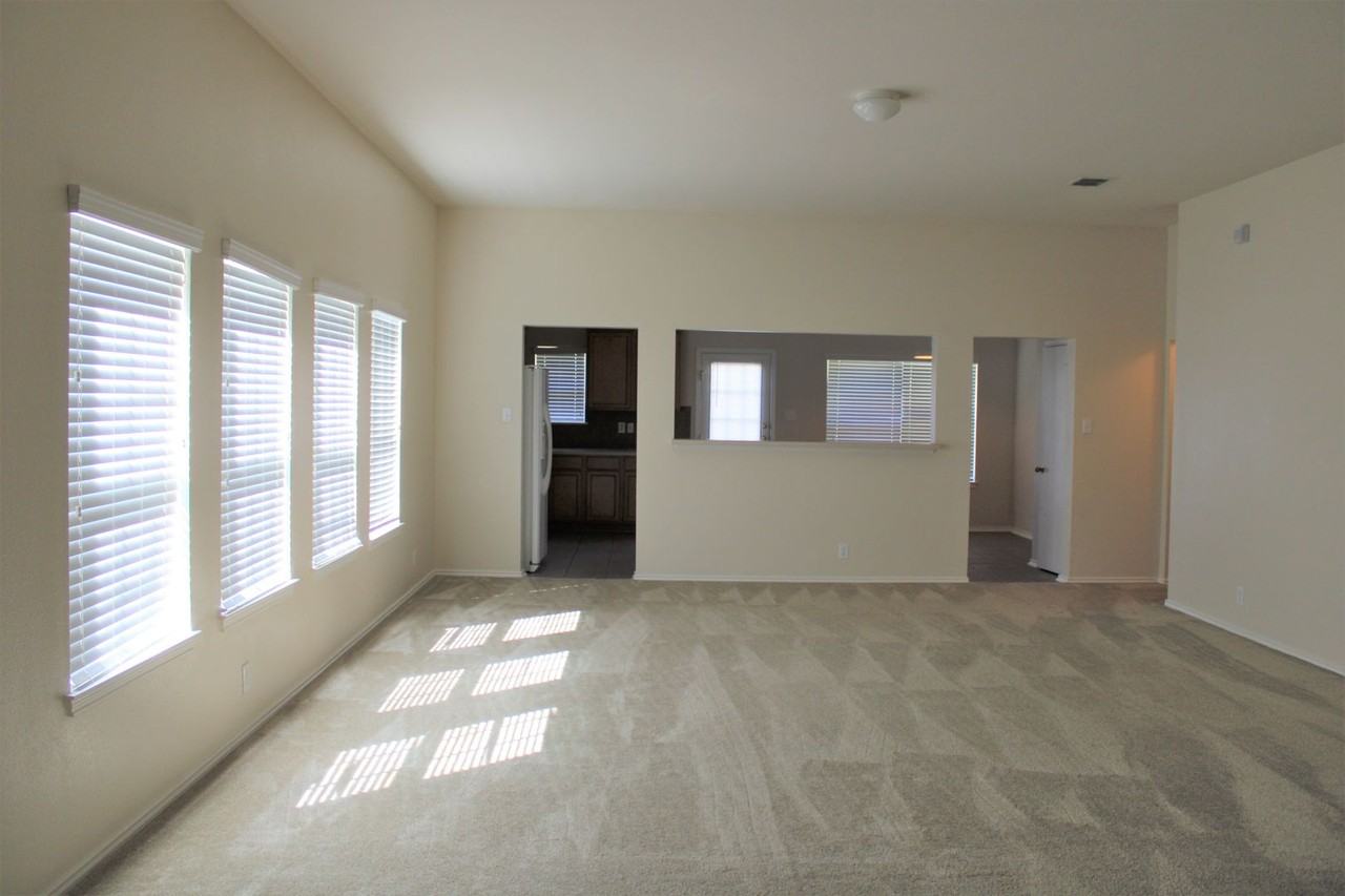 118 Carmel Dr - Photo 7 of 27