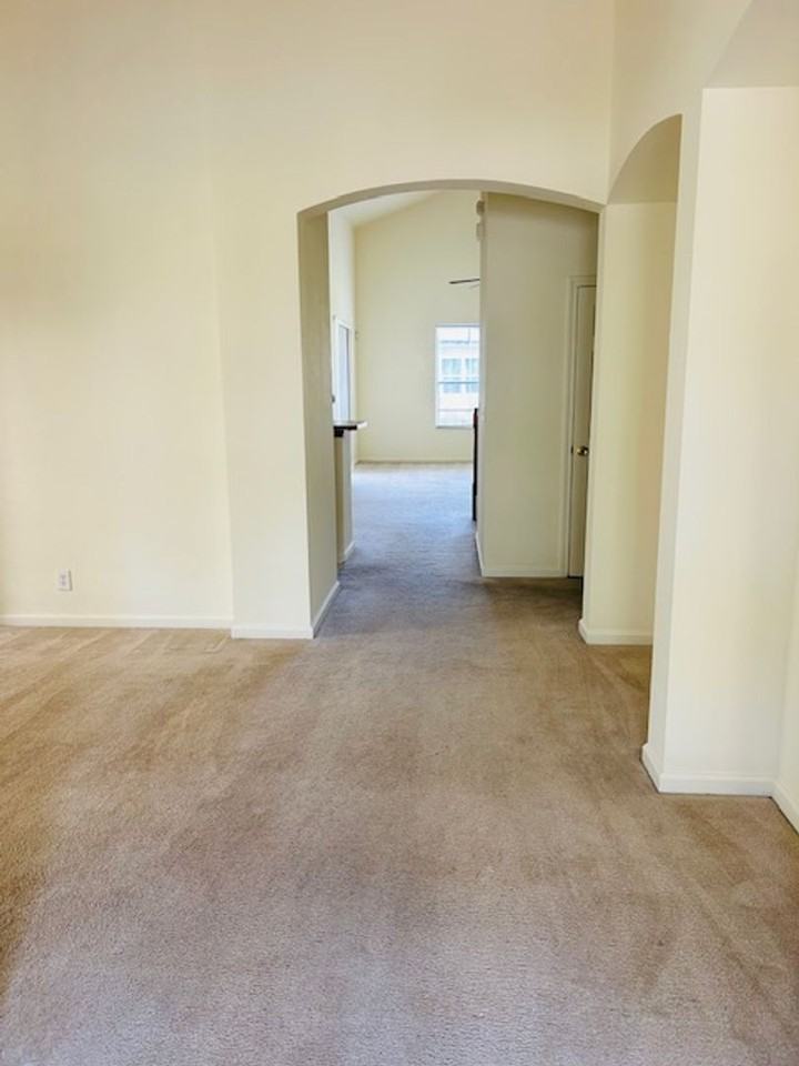 815 Victoria Hills Dr S - Photo 3 of 23