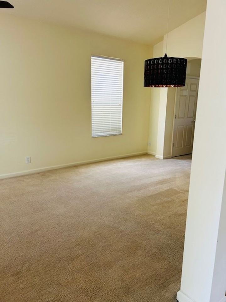 815 Victoria Hills Dr S - Photo 4 of 23