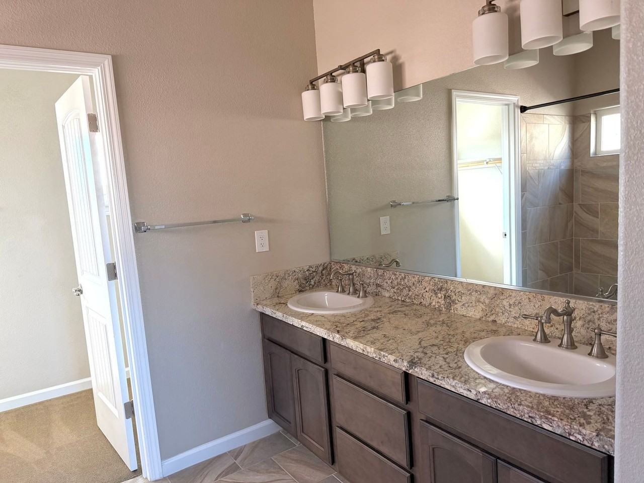 5550 Hanover Ct - Photo 6 of 13