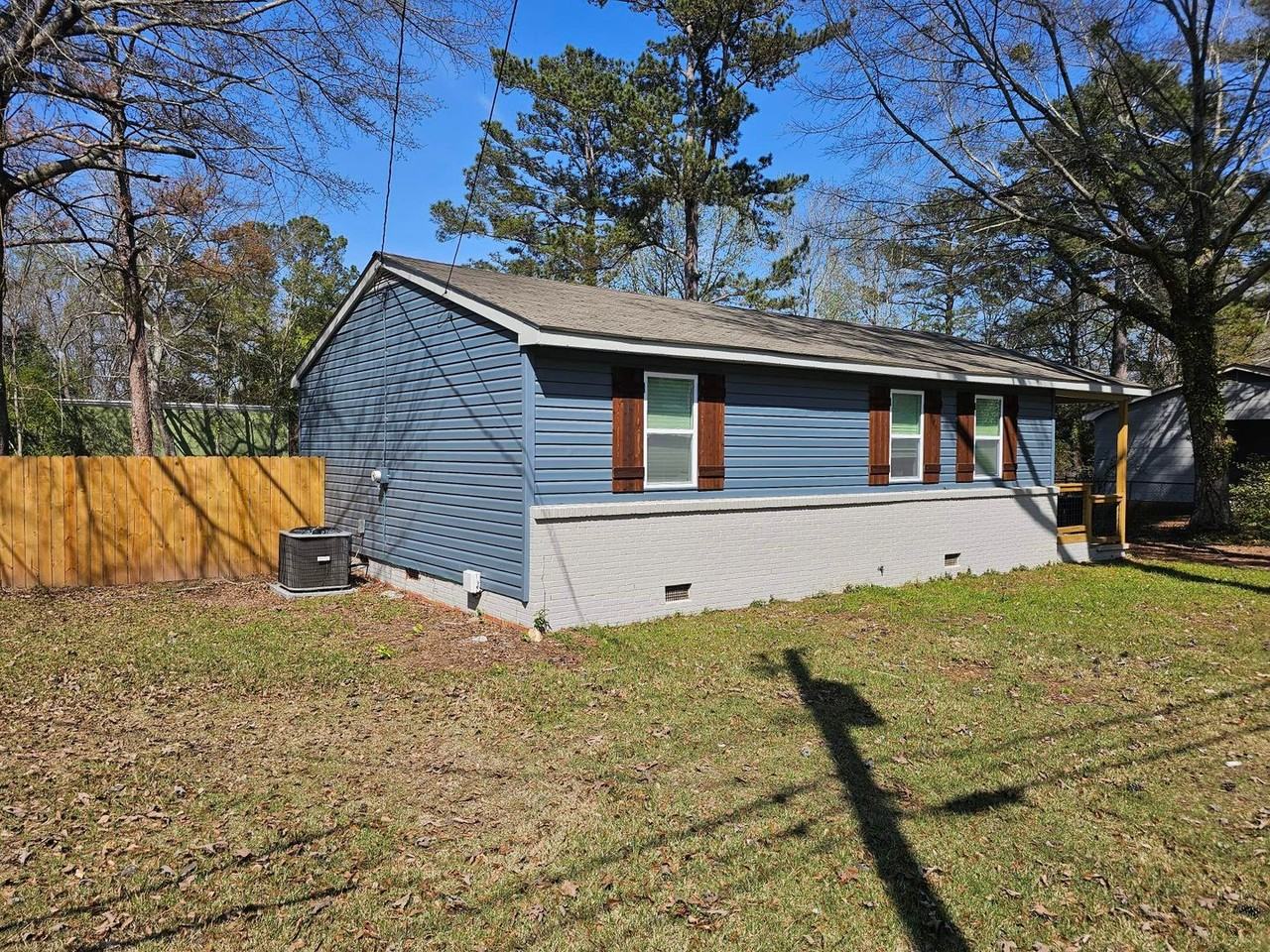 1533 Emily Ave - Photo 4 of 8