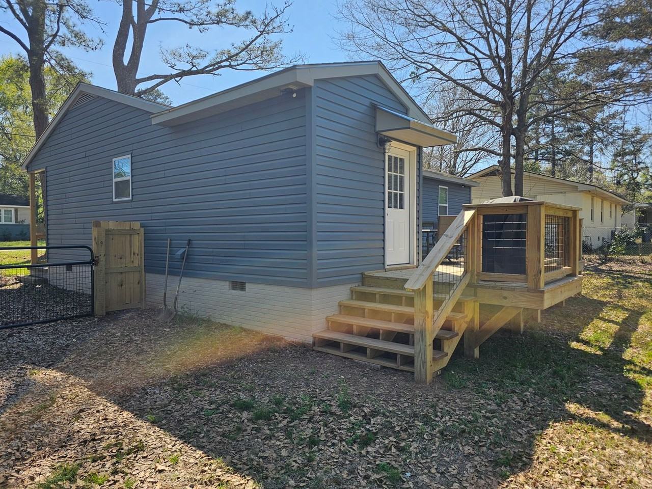 1533 Emily Ave - Photo 5 of 8