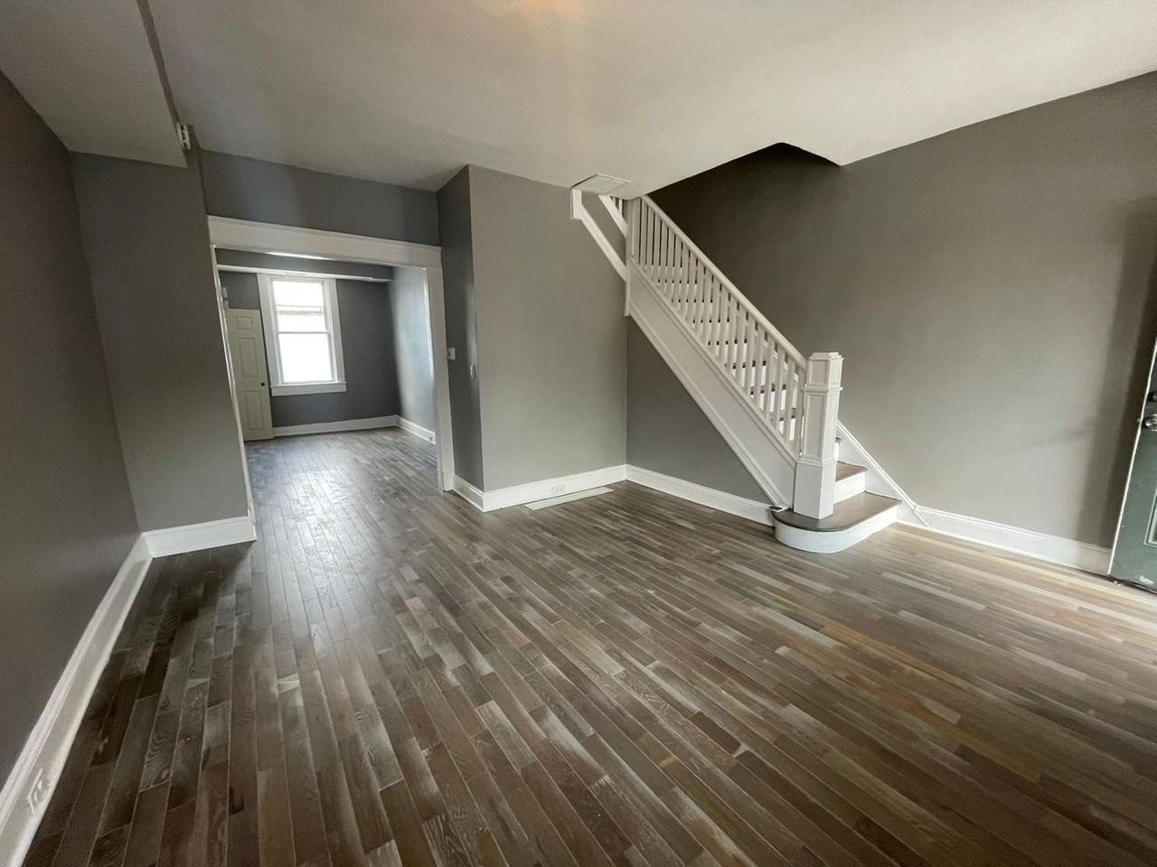 2516 Barclay St - Photo 2 of 18