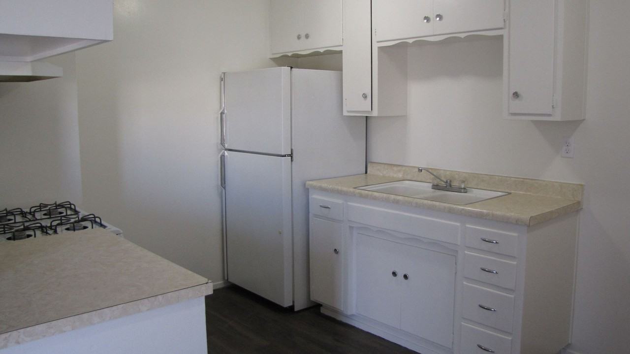 9929 Rosedale Hwy #A - Photo 3 of 7