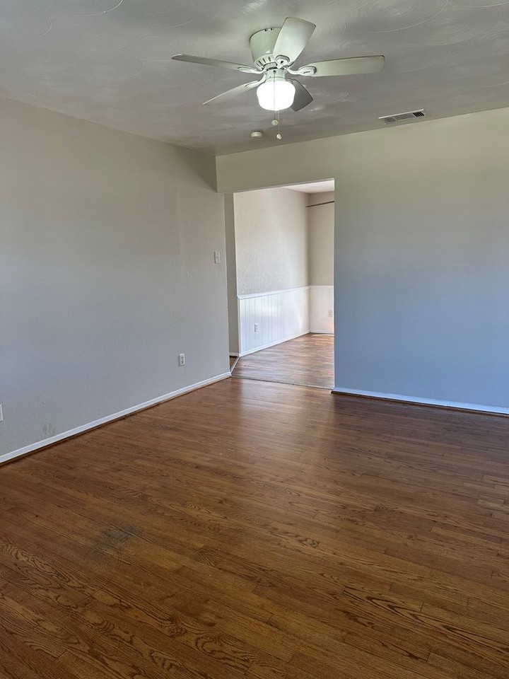 4614 Hanover Dr - Photo 3 of 14