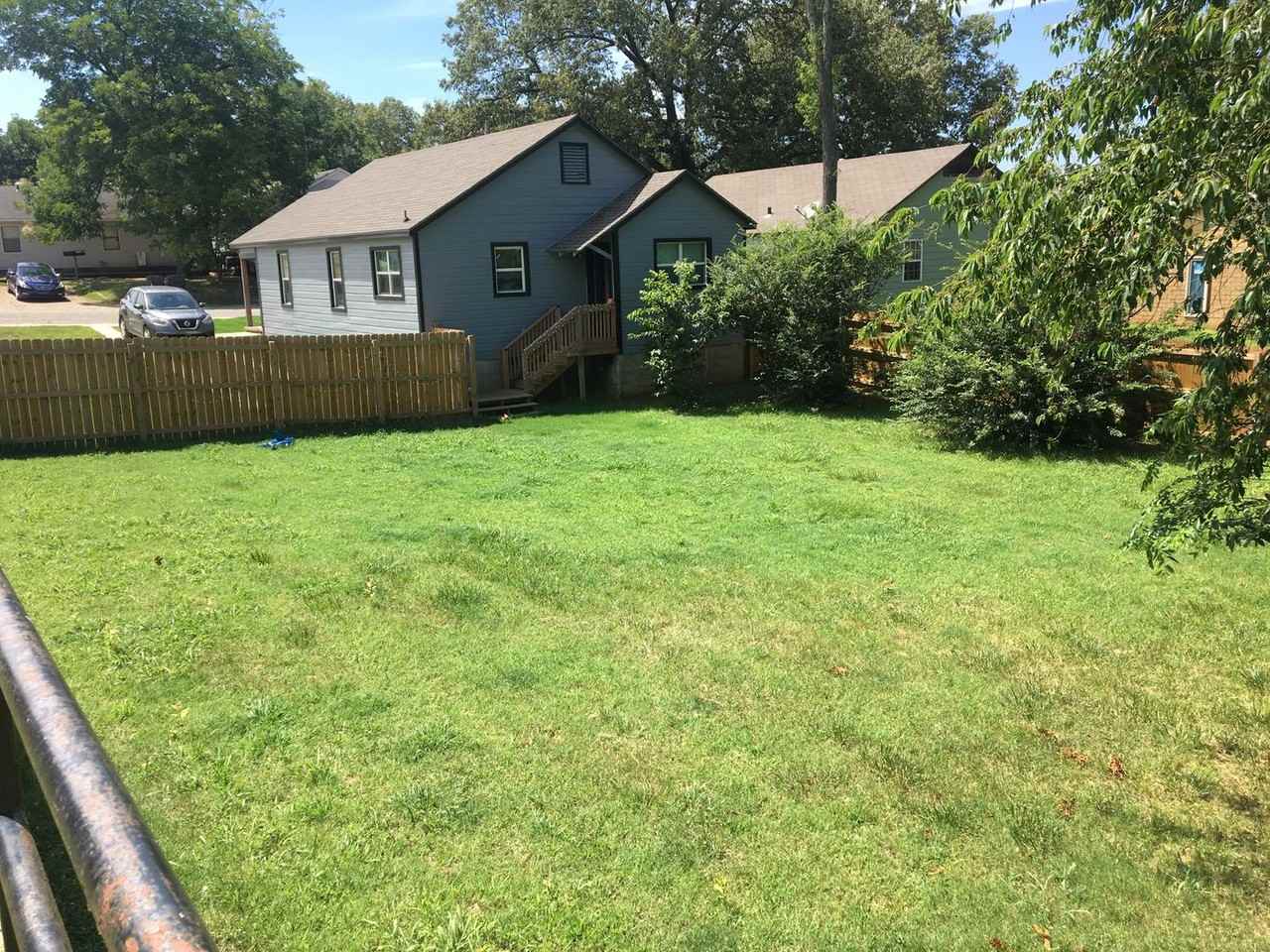 1104 Citizen St - Photo 3 of 3