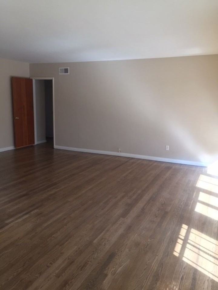 3720 S Leland St - Photo 3 of 8