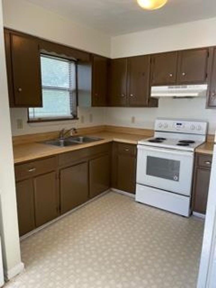 770 Welton Ave Sw - Photo 3 of 10