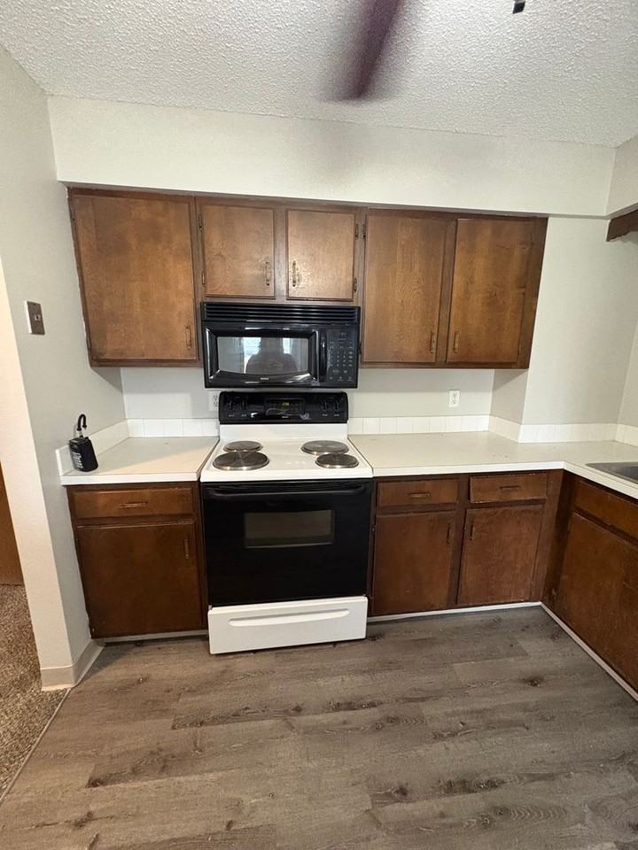 Parkview Apartments - Photo 2 of 13